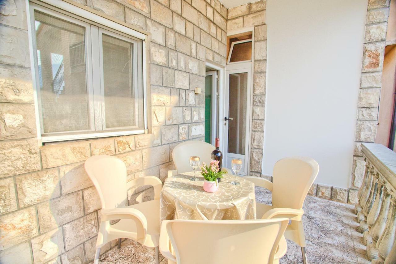 Apartment Vladan Kotor Exteriör bild